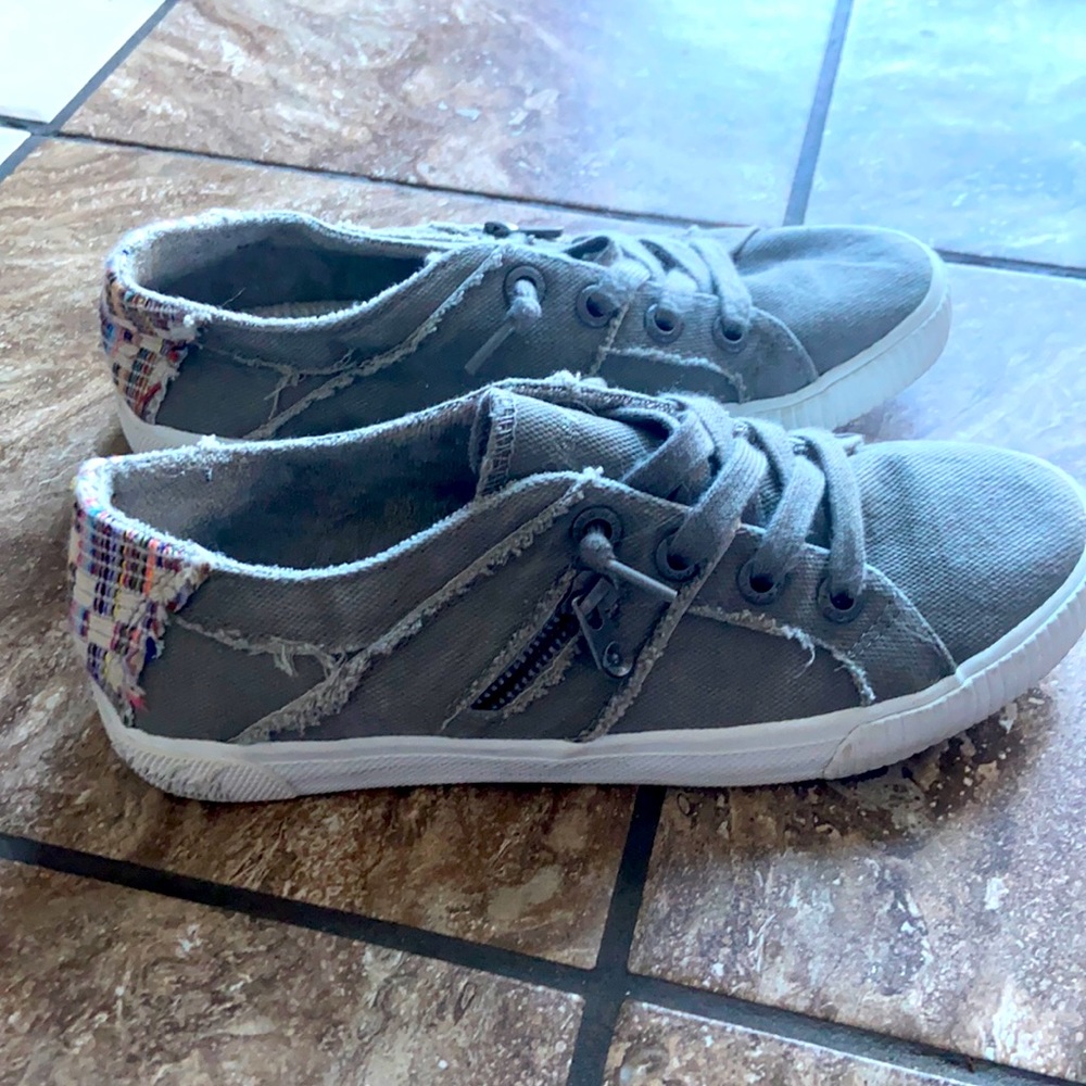 Blowfish Malibu with plaid back